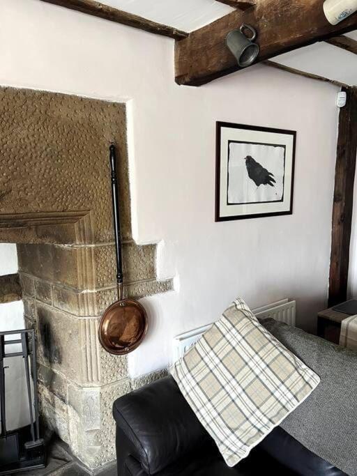 17Th Century Cottage With Hidden Garden Steeton 외부 사진